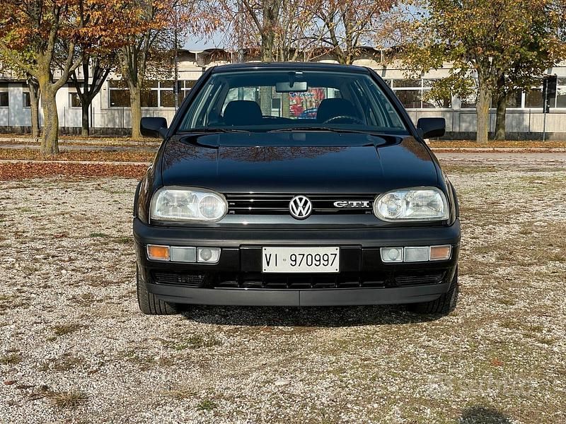 Grigio Usata 1994 VW Golf III GTI Tre volumi | 6000 € - Immagine 1/4