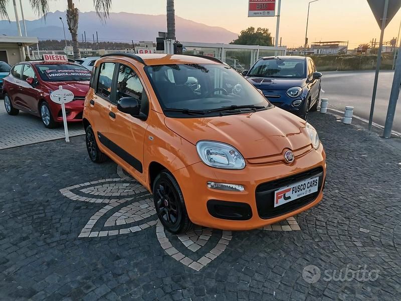 Usata Fiat Panda Lounge 69 CV (50 kW) 2019 Arancione Utilitaria