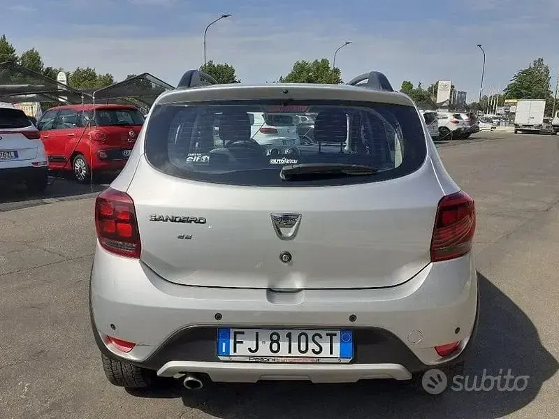 Usata Dacia Sandero Stepway 90 CV (66 kW) 2017 Argento Utilitaria