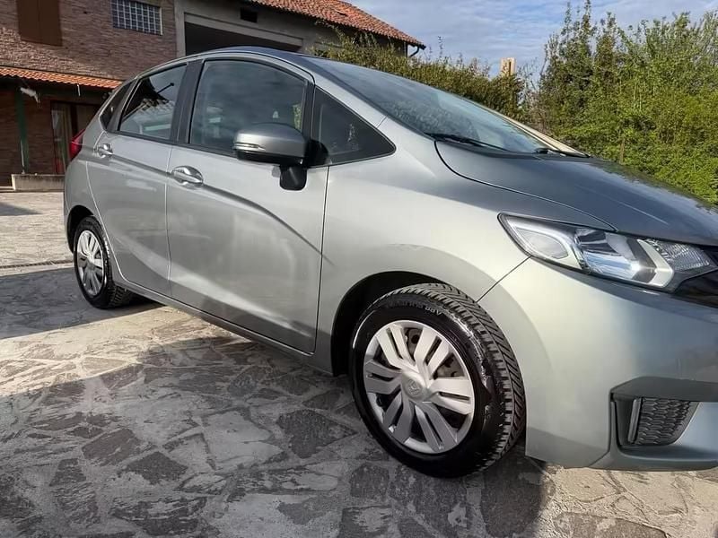 Usata Honda Jazz Comfort 102 CV (75 kW) 2016 Argento Utilitaria