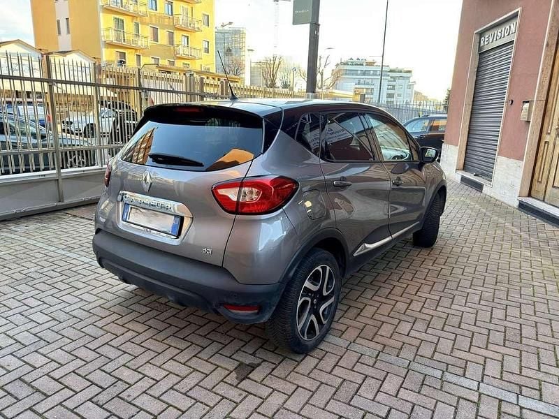 Usata Renault Captur Iconic 90 CV (66 kW) 2016 Grigio SUV