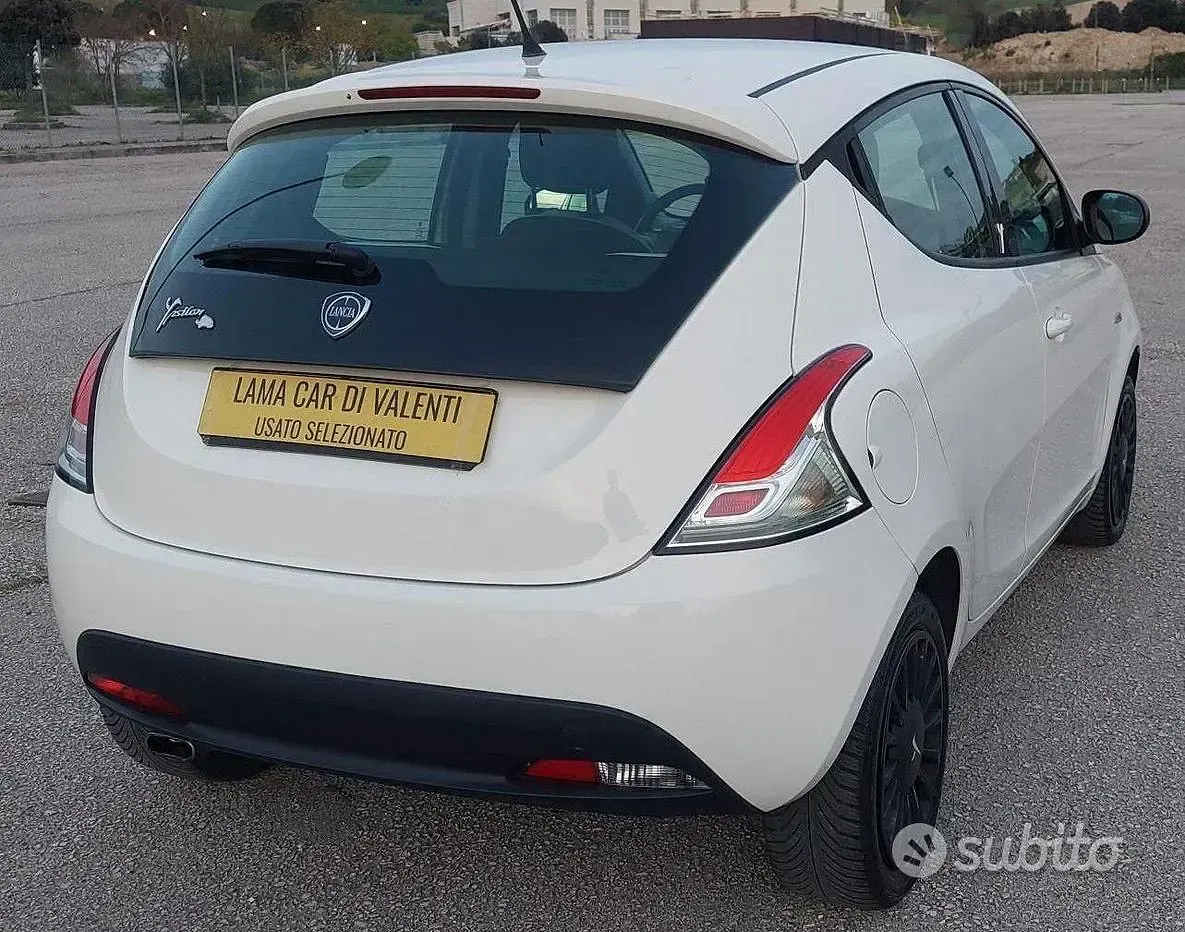 Usata Lancia Ypsilon 69 CV (50 kW) 2014 Beige Utilitaria