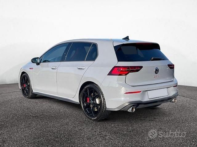 Usata VW Golf VIII GTI 245 CV (180 kW) 2024 Grigio Berlina