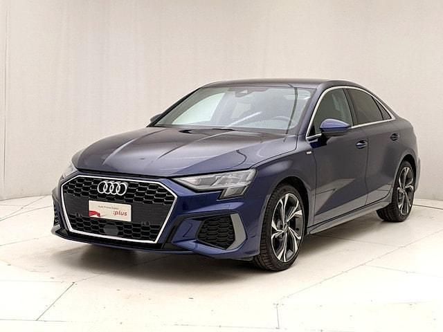Usata Audi A3 S-Line 116 CV (85 kW) 2023 Blu navarra metallizzato Berlina