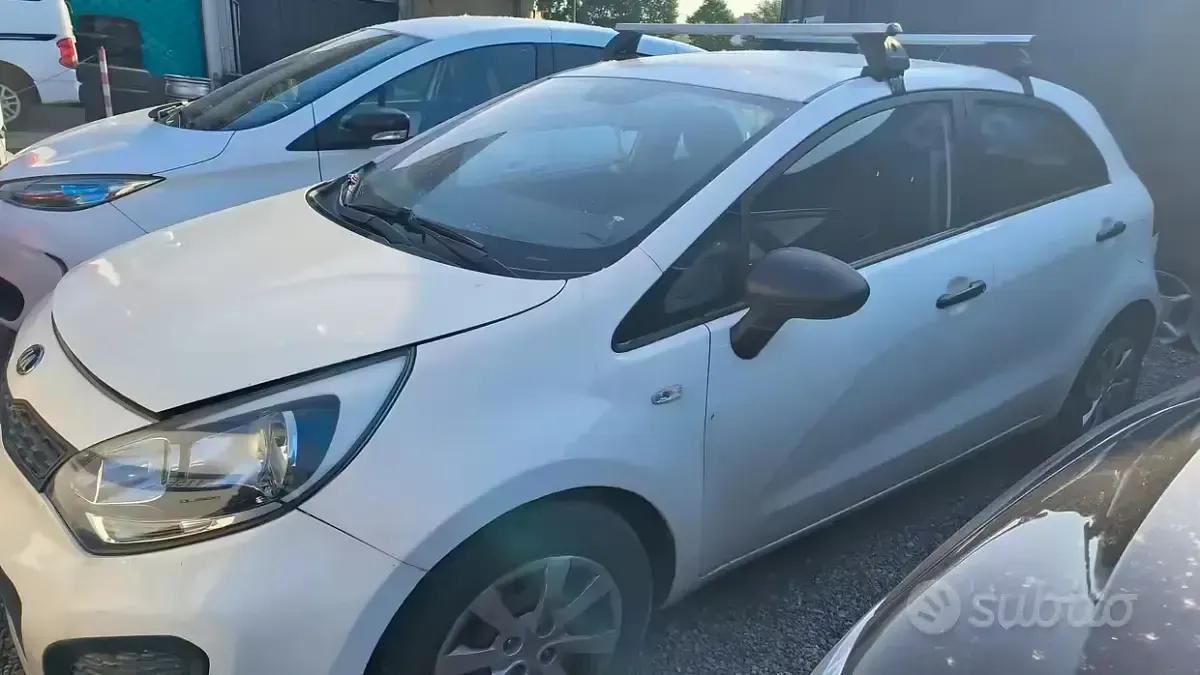 Usata Kia Rio 85 CV (62 kW) 2013 Bianco Berlina