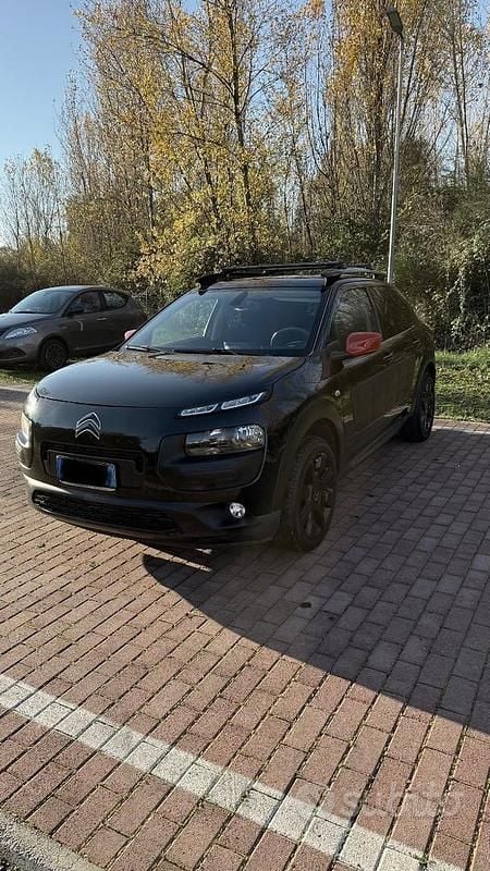 Nero Usata 2016 Citroën C4 Shine SUV | 8950 € (Buon prezzo) - Immagine 1/4