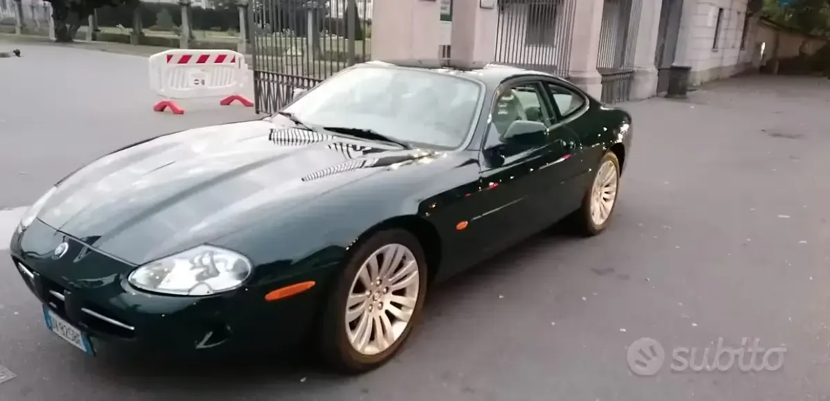 Usata Jaguar XK8 284 CV (208 kW) 1997 Verde Coupé