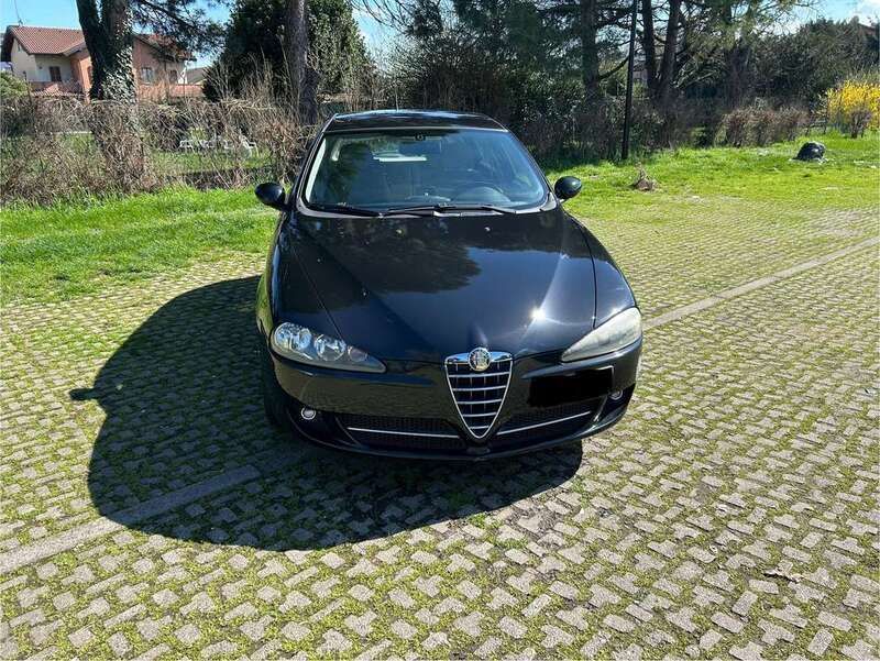 Nero Usata 2007 Alfa Romeo 147 Distinctive Due volumi | 2100 € (Ottimo prezzo) - Immagine 1/4