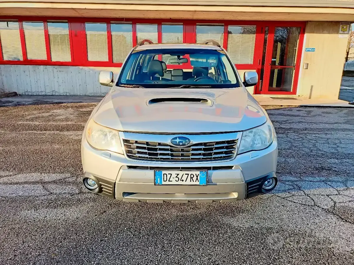 Usata Subaru Forester 147 CV (108 kW) 2010 Grigio SUV