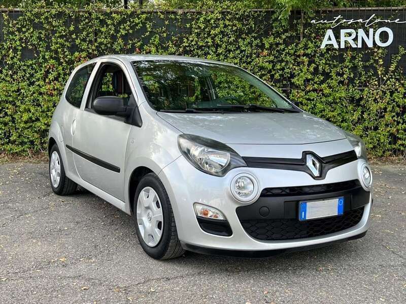Argento Usata 2013 Renault Twingo Due volumi | 3900 € (Buon prezzo) - Immagine 1/4