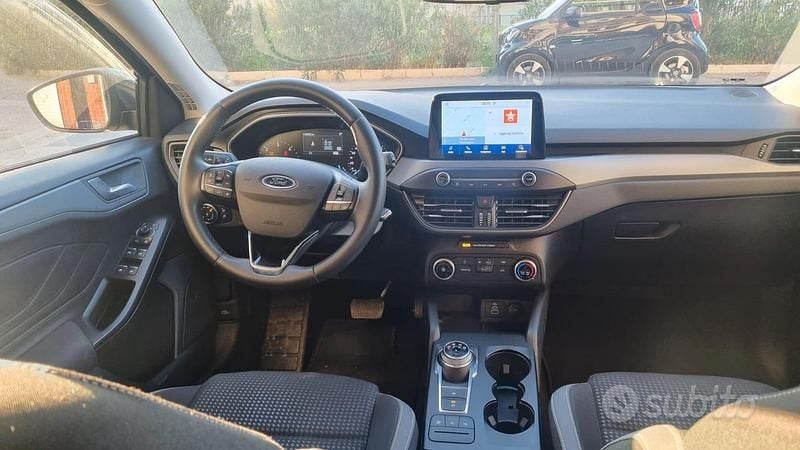 Usata Ford Focus 120 CV (88 kW) 2022 Grigio Berlina
