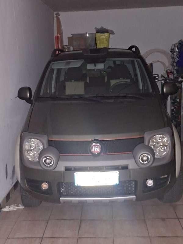 Usata 2010 Fiat Panda 4x4 Cross Due volumi | 6780 € (Buon prezzo) - Immagine 1/4