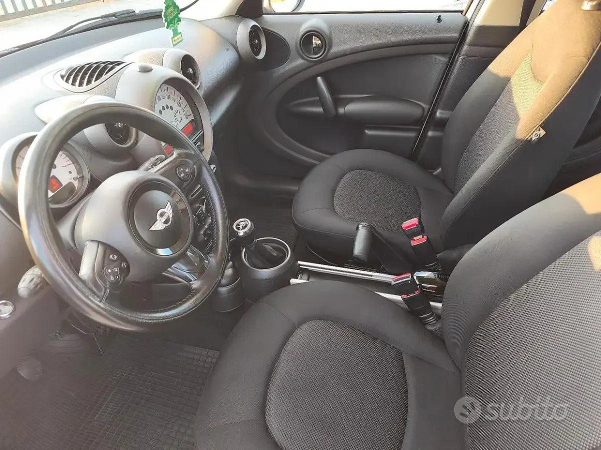 Usata Mini Countryman 111 CV (81 kW) 2012 Bianco SUV