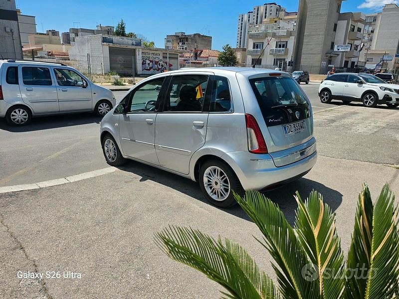 Usata Lancia Musa 90 CV (66 kW) 2010 Grigio Monovolume