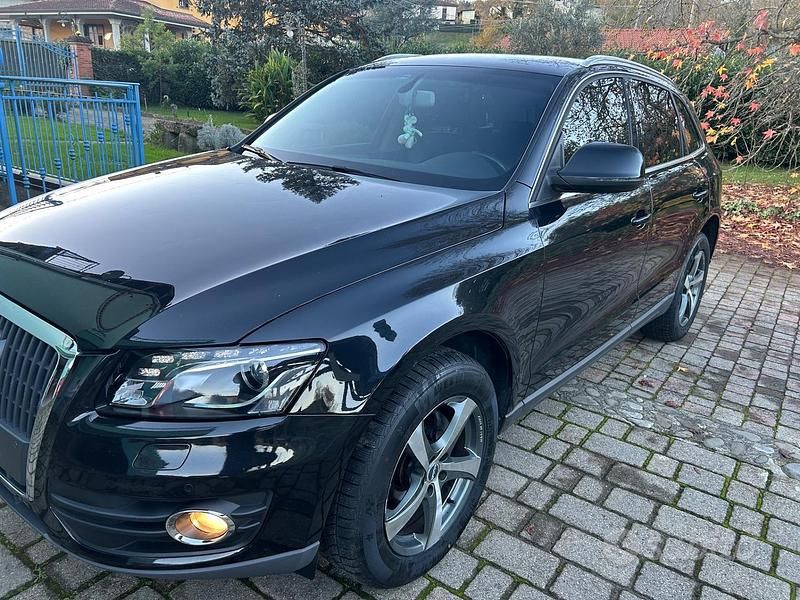 Nero Usata 2010 Audi Q5 SUV | 11.999 € (Buon prezzo) - Immagine 1/4
