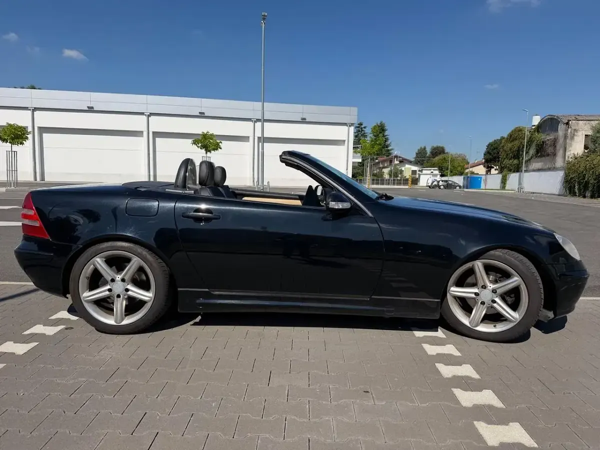 Usata Mercedes SLK200 163 CV (119 kW) 2002 Nero Cabrio