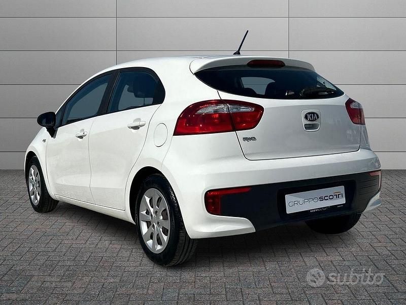 Usata Kia Rio Active 86 CV (63 kW) 2016 Bianco Utilitaria