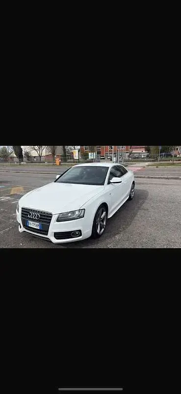 Usata Audi A5 Ambiente 170 CV (125 kW) 2010 Bianco Coupé