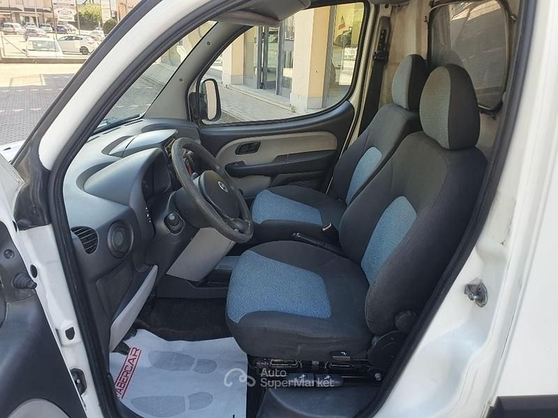 Begagnad Fiat Doblò 105 HK (77 kW) 2007 Vit Minibuss