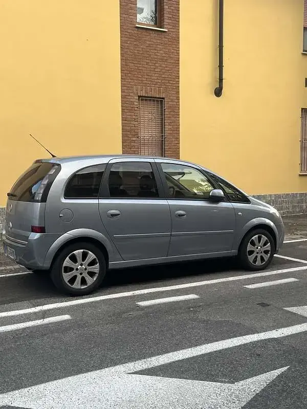 Usata Opel Meriva 90 CV (66 kW) 2008 Monovolume