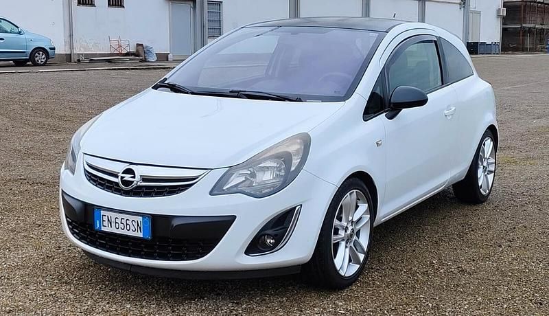 Usata Opel Corsa 95 CV (69 kW) 2013 Bianco Utilitaria