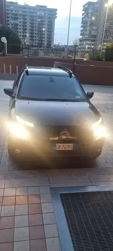 Usata Citroën C4 Shine 99 CV (72 kW) 2015 Nero SUV