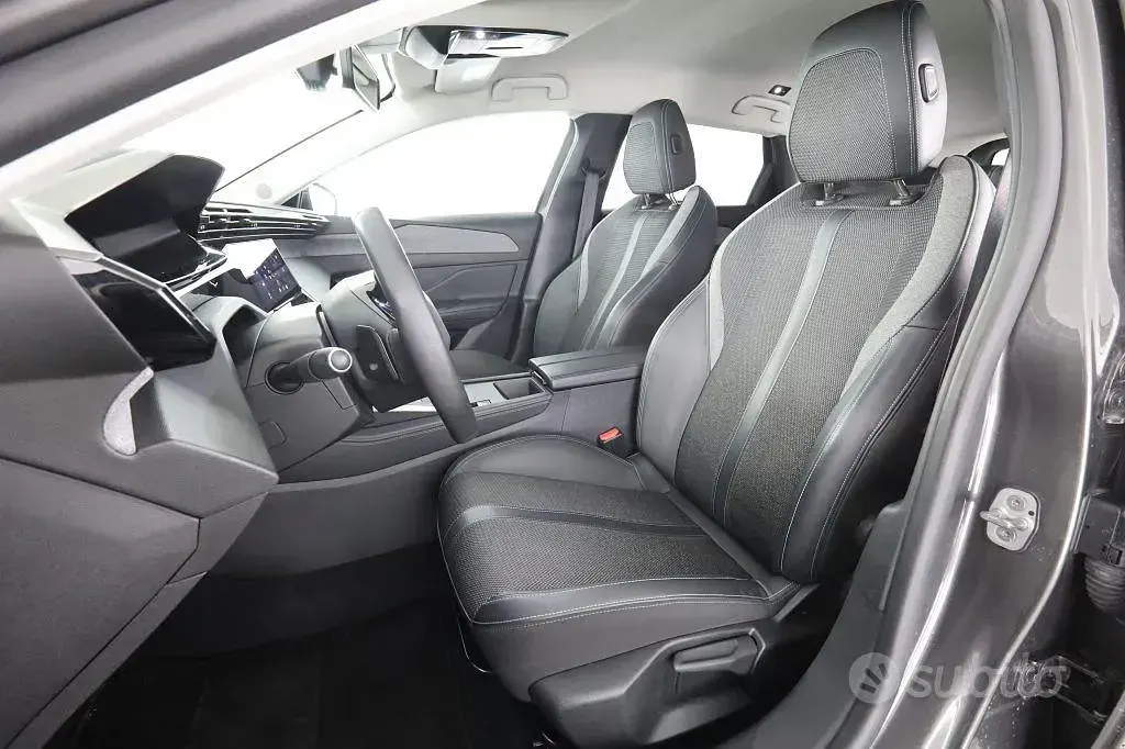 Usata Peugeot 308 Allure 131 CV (96 kW) 2023 Grigio platinium Station wagon