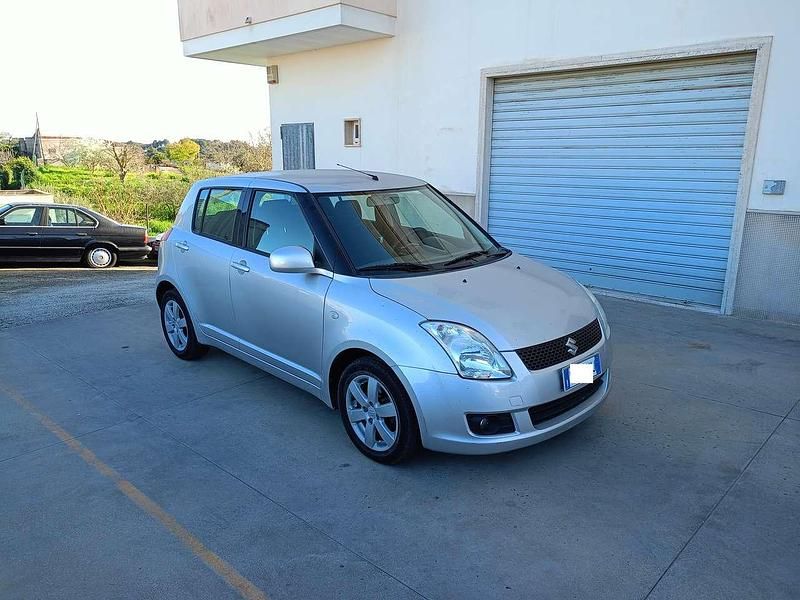 Usata Suzuki Swift GL 91 CV (66 kW) 2008 Argento Utilitaria