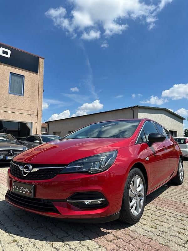 Usata Opel Astra Business Elegance 122 CV (89 kW) 2021 Rosso Berlina