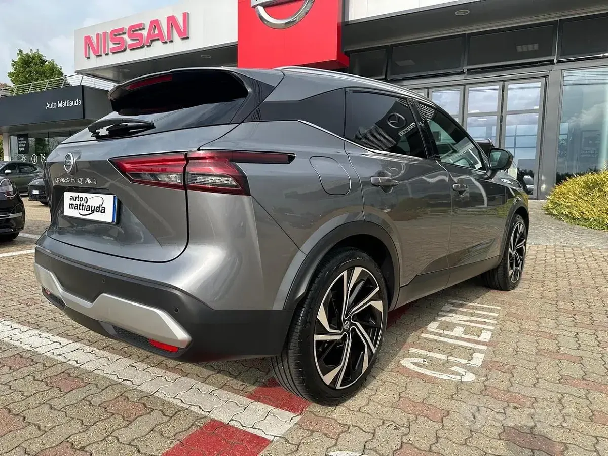 Usata Nissan Qashqai Tekna+ 158 CV (116 kW) 2021 Grigio SUV