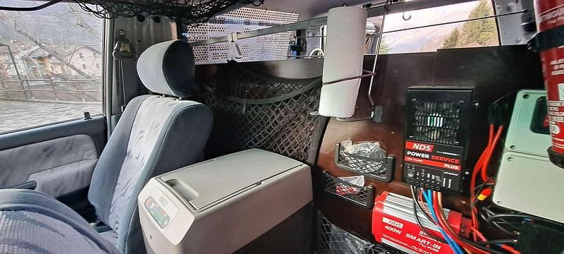 Käytetty Toyota Land Cruiser 160 HP (117 kW) 2001 Hopea Katumaasturi