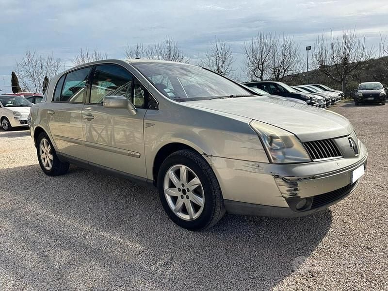 Usata Renault Vel Satis 150 CV (110 kW) 2004 Grigio Utilitaria