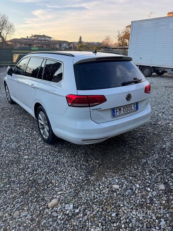 Usata VW Passat Business 120 CV (88 kW) 2018 Bianco Station wagon