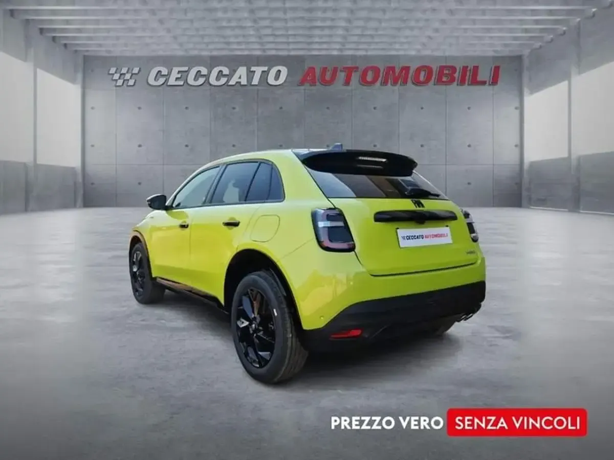 Nuova Fiat 600 Sport 145 CV (106 kW) 2026 Verde SUV