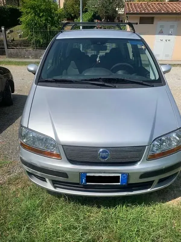 Usata Fiat Idea 80 CV (58 kW) 2008 Argento Monovolume