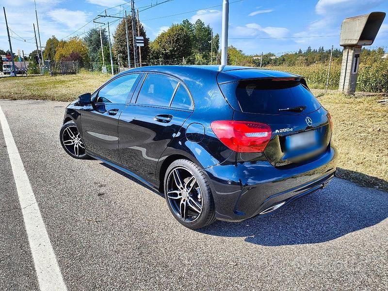 Usata Mercedes A200 Premium 136 CV (100 kW) 2017 Nero Berlina