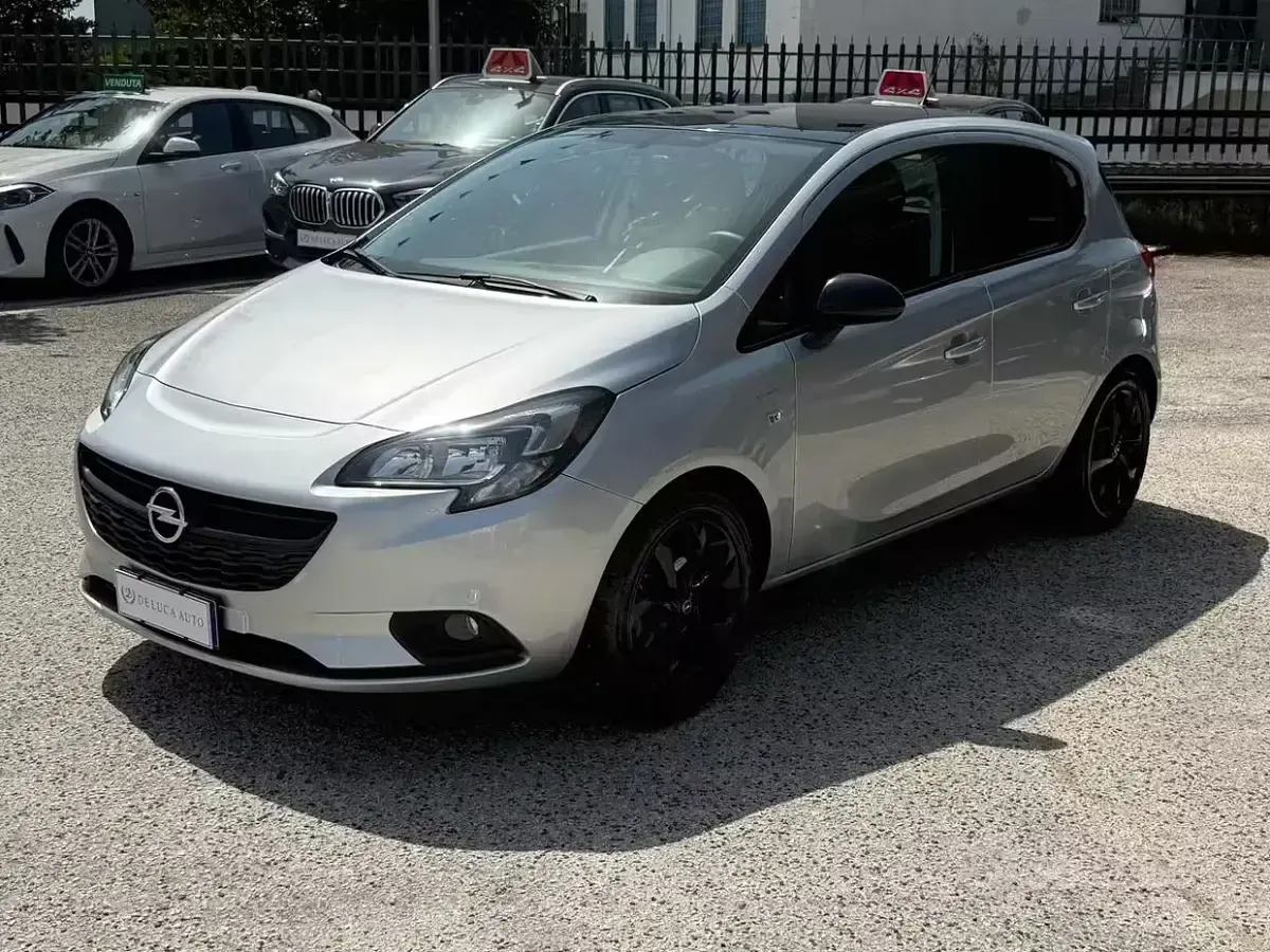Usata Opel Corsa Innovation 69 CV (50 kW) 2019 Grigio Utilitaria