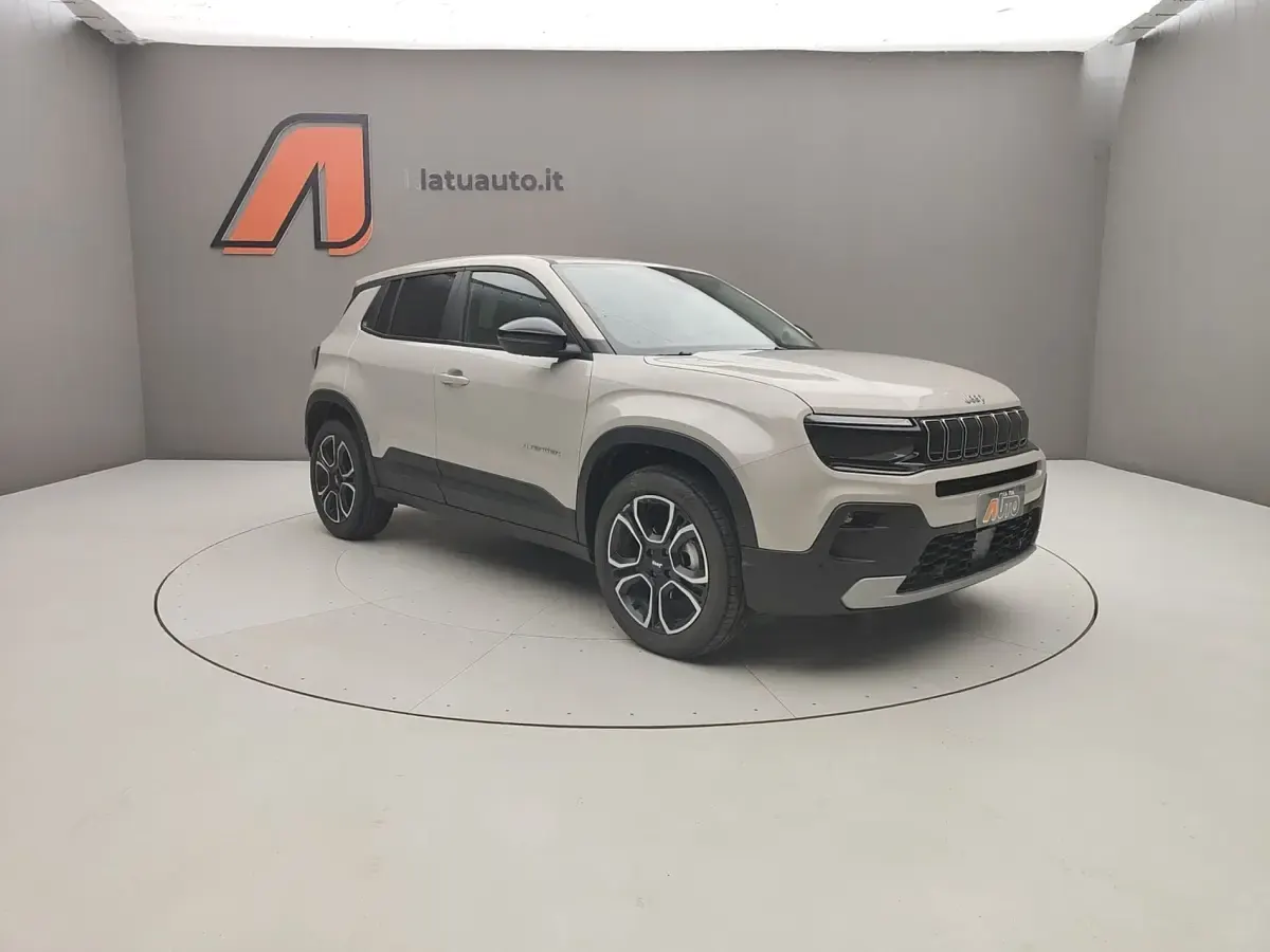 Usata Jeep Avenger Summit 101 CV (74 kW) 2025 Stone SUV