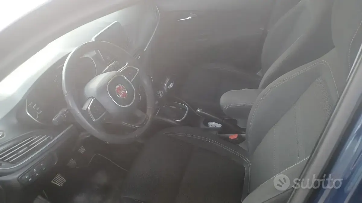 Usata Fiat Tipo Lounge 95 CV (69 kW) 2019 Bluazzurro Berlina