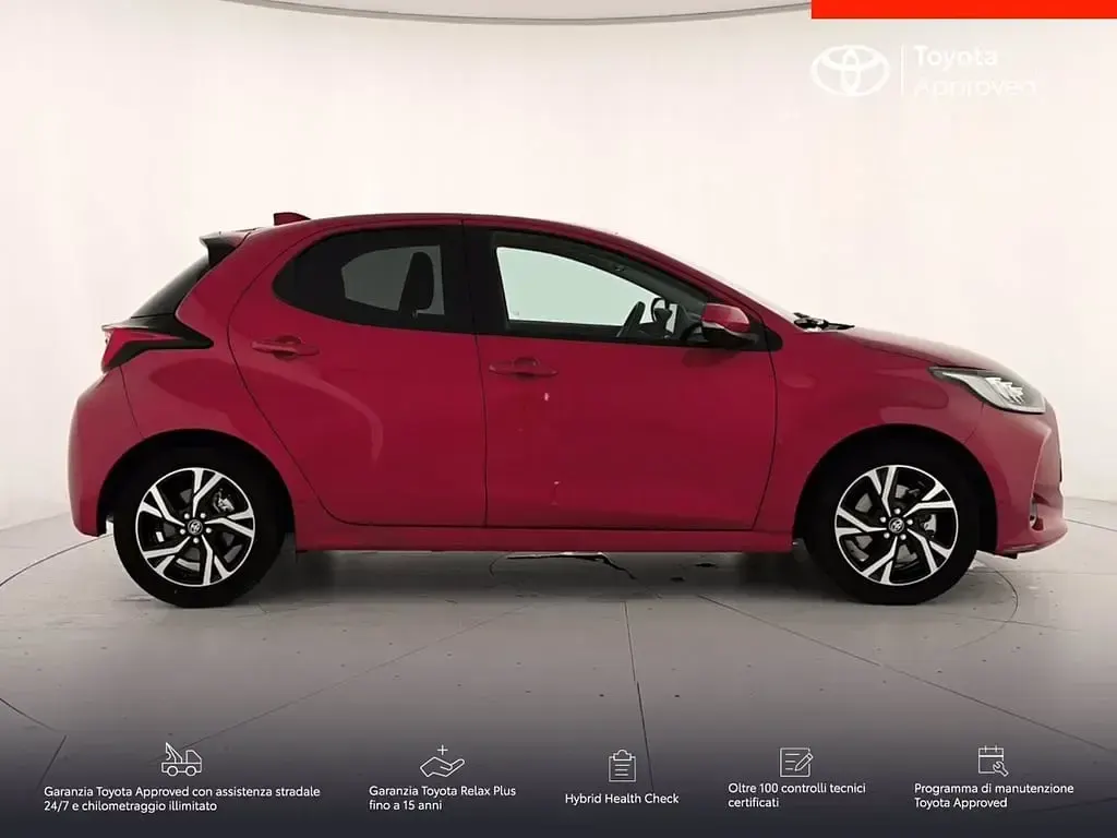 Usata Toyota Yaris Trend 116 CV (85 kW) 2025 Emotional red pearl Utilitaria