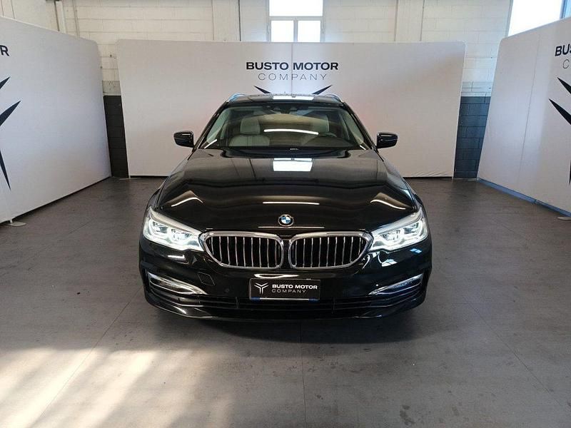 Usata BMW 520 Luxury Line 190 CV (139 kW) 2019 Nero / metallizzato Station wagon
