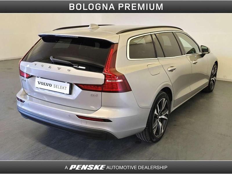 Usata Volvo V60 Core 197 CV (144 kW) 2022 Grigio Station wagon