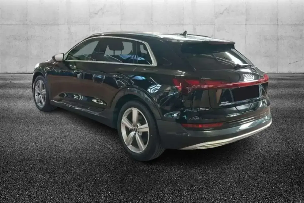Usata Audi e-tron Business 158 kW (215 CV) 2022 Nero SUV