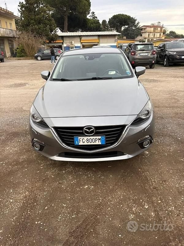 Grigio Usata 2016 Mazda 3 Tre volumi | 9000 € (Ottimo prezzo) - Immagine 1/4