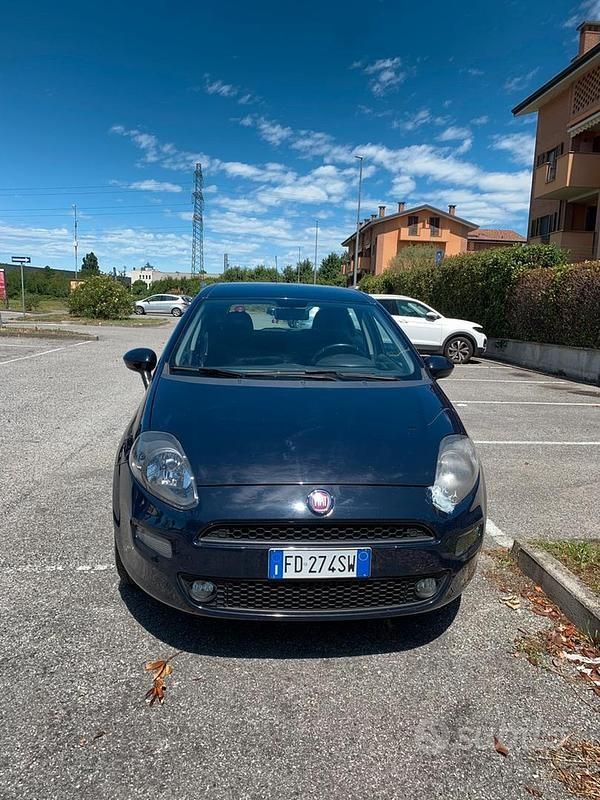 Usata Fiat Punto 77 CV (56 kW) 2016 Blu Utilitaria