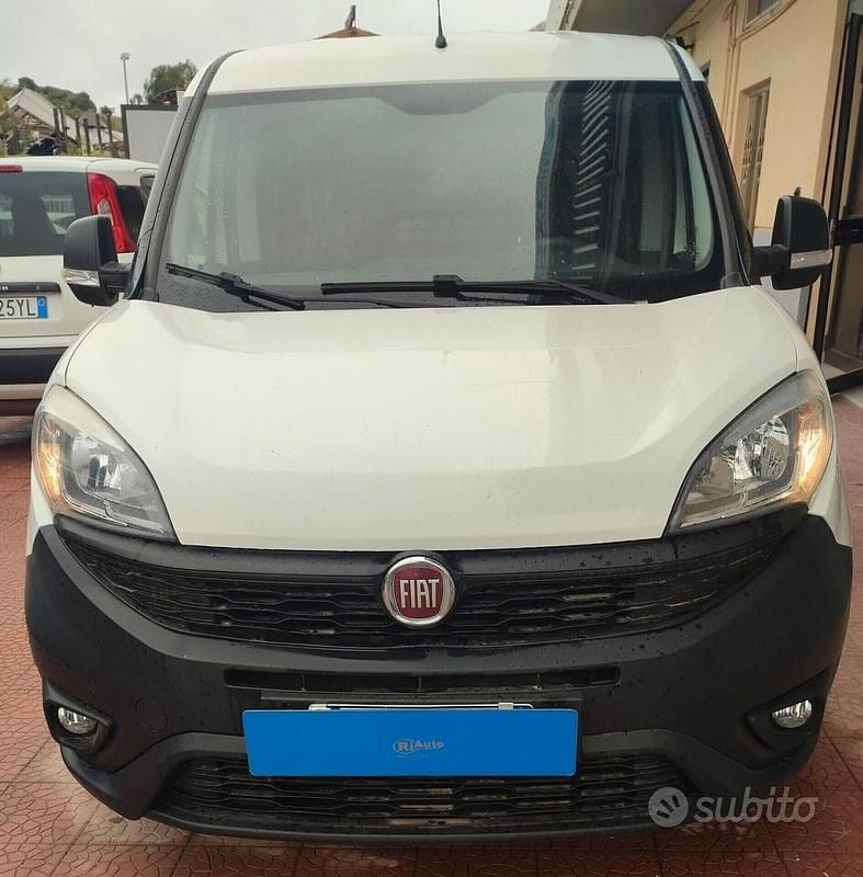 Bianco Usata 2017 Fiat Doblò Pop Monovolume | 12.500 € (Molto cara) - Immagine 1/4