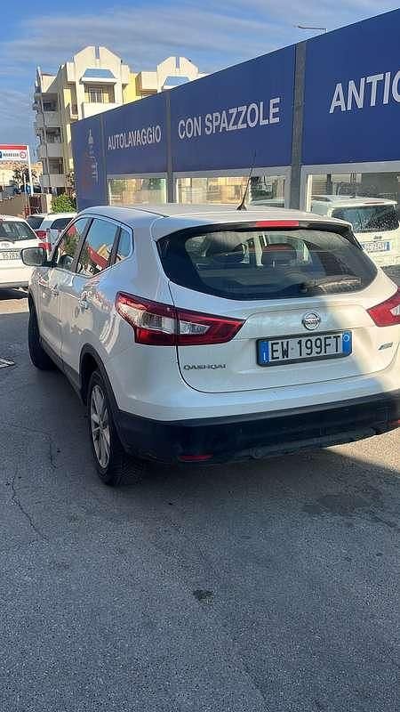 Usata Nissan Qashqai Acenta 110 CV (80 kW) 2014 Bianco SUV