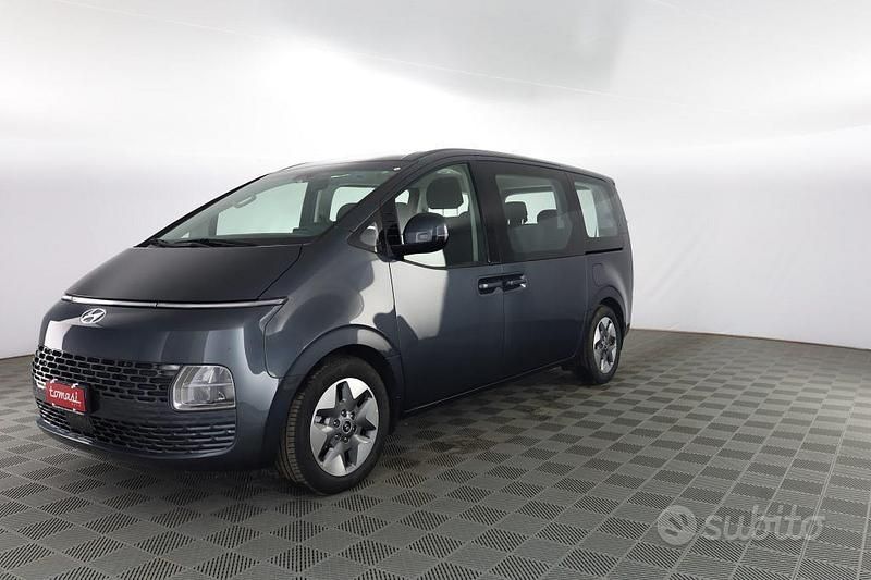 Usata Hyundai Staria 177 CV (130 kW) 2023 Graphite gray Monovolume