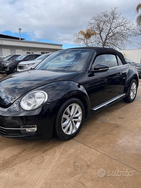 Usata VW Beetle Cabriolet Design 104 CV (76 kW) 2014 Nero Cabrio