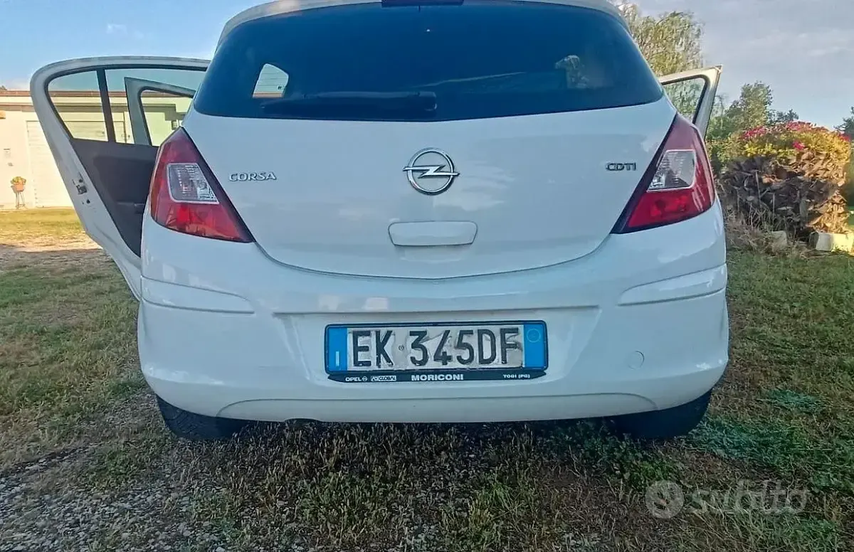 Usata Opel Corsa 95 CV (69 kW) 2011 Bianco Utilitaria